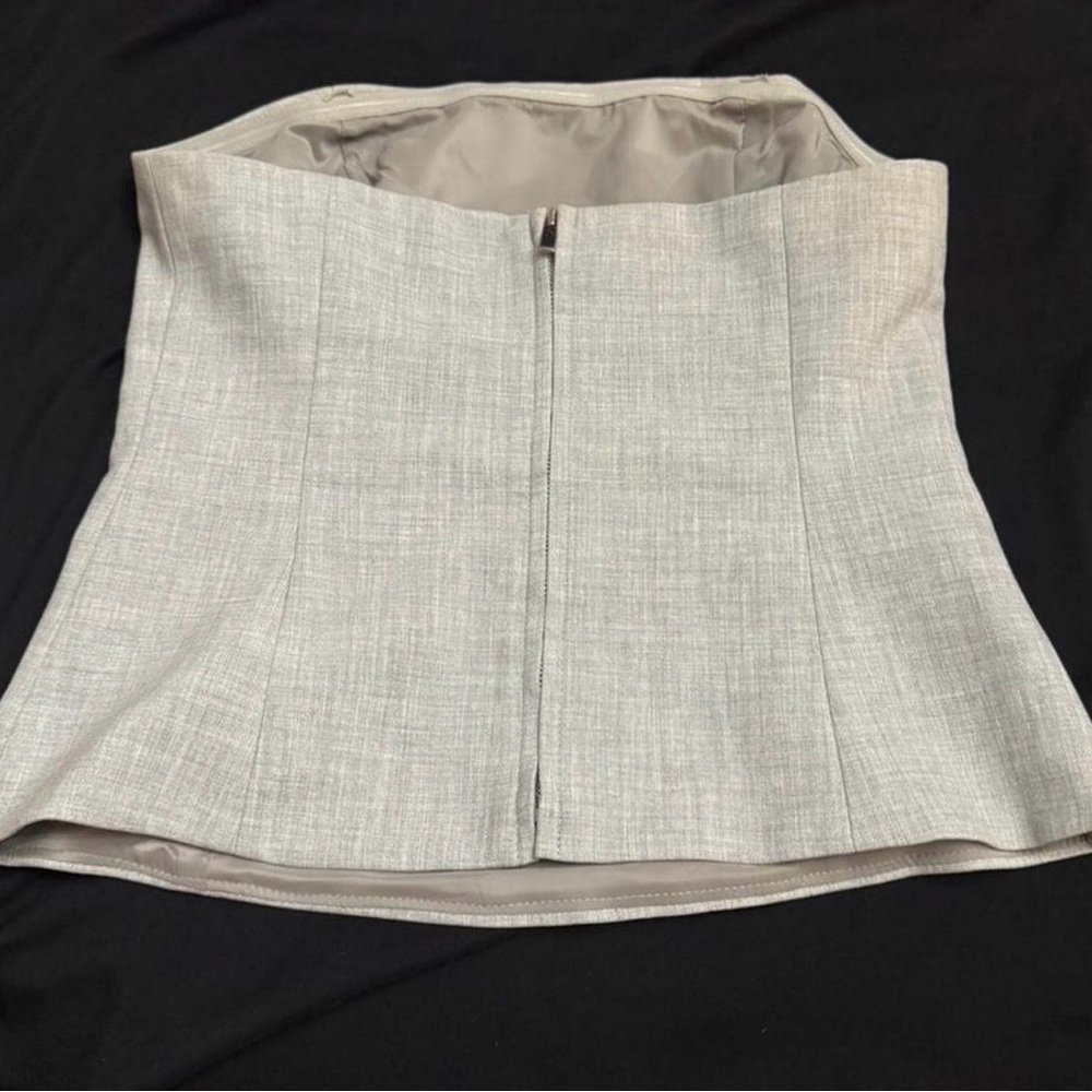 Aritzia Gray Crop Top - Picture 2 of 2